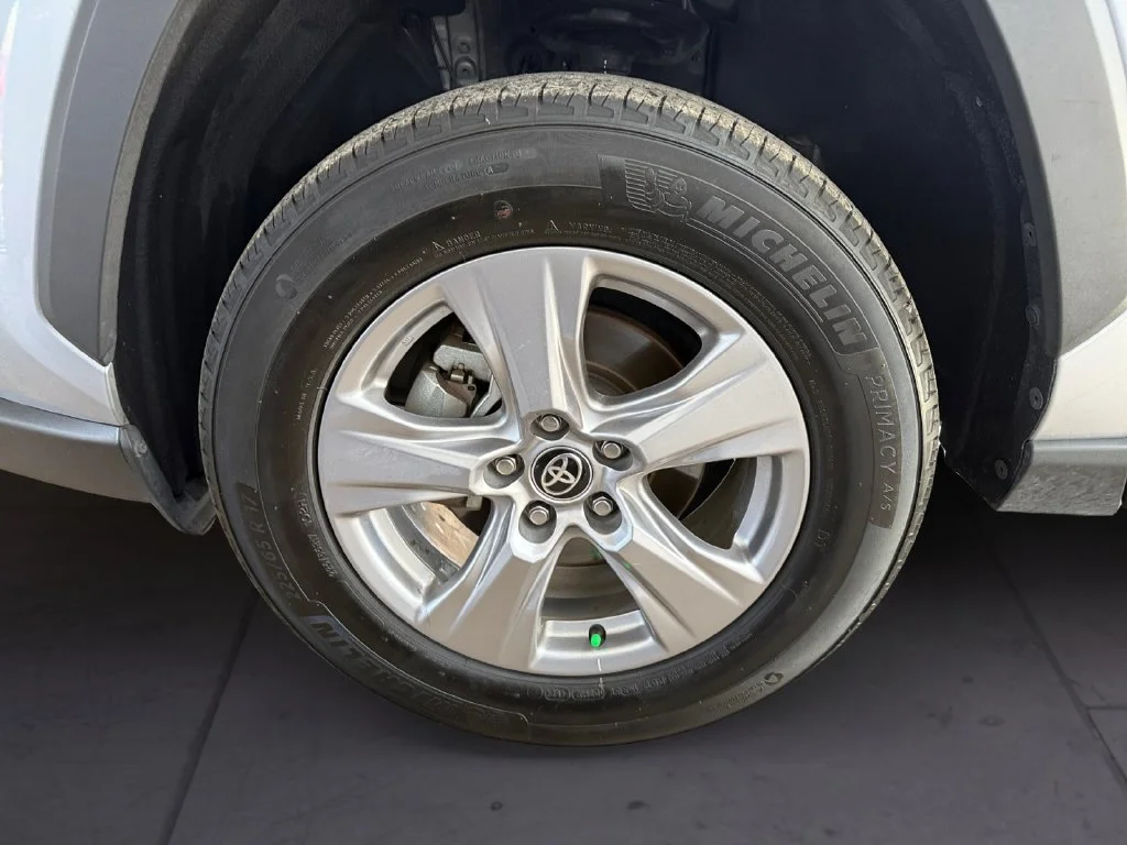 Used 2025 Silver Toyota XLE image 9