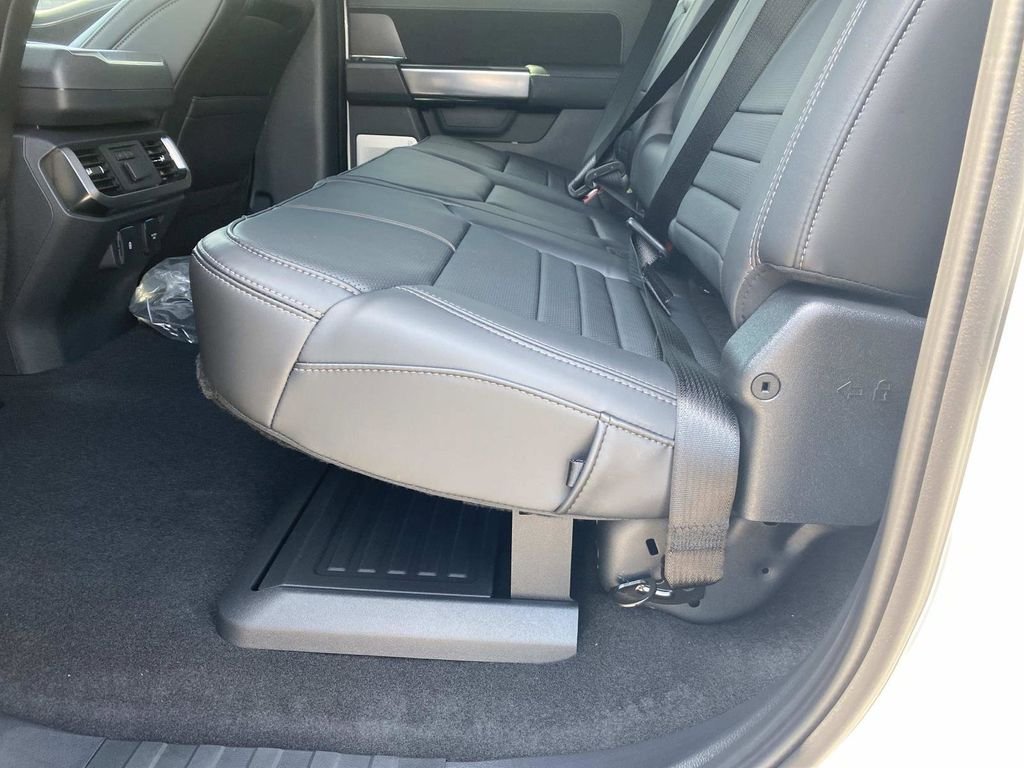 New 2026 Star White Metallic Tri-Coat Ford Platinum® image 10