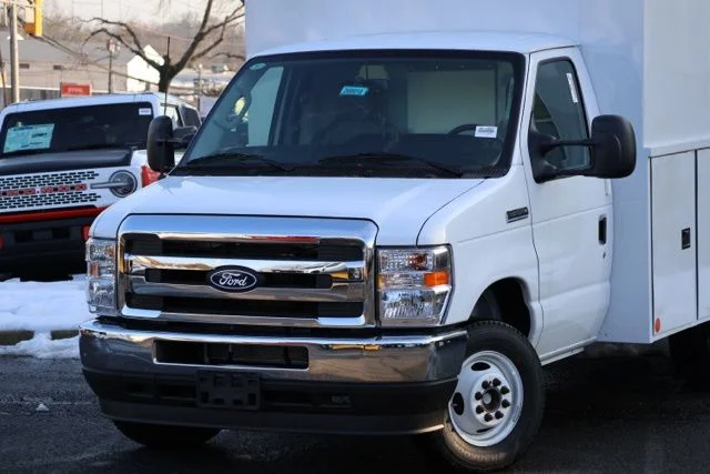 2026 Ford E-Series Cutaway Base - Photo 31
