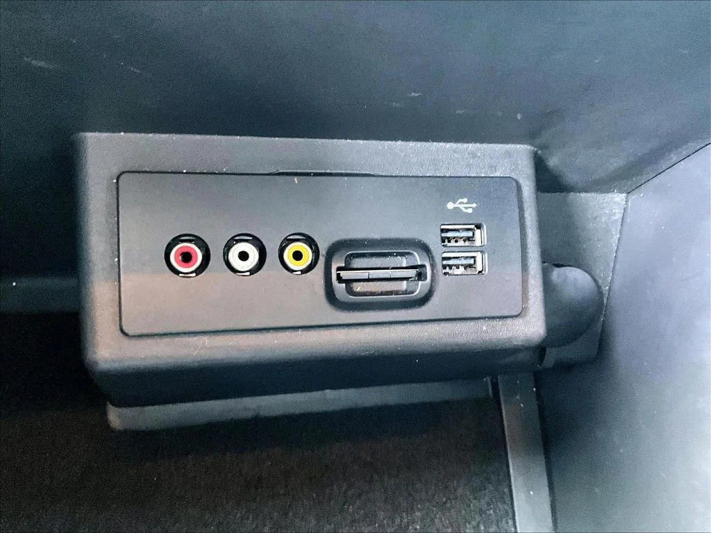 Used 2014 Blue Ford Limited image 32