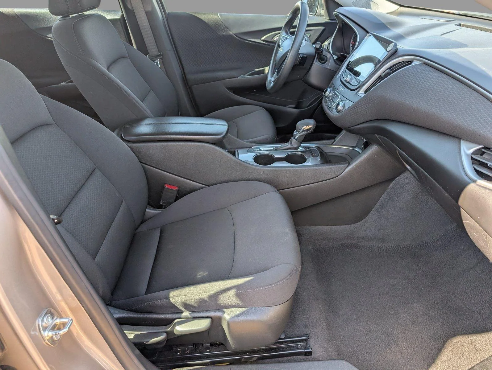 Used 2024 Mineral Gray Metallic Chevrolet 1LT image 38