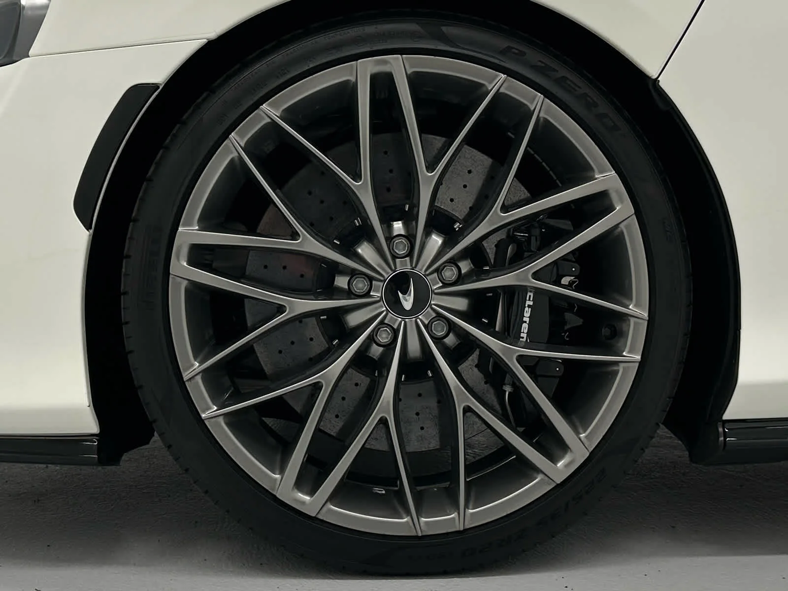 Used 2021 White McLaren  image 9