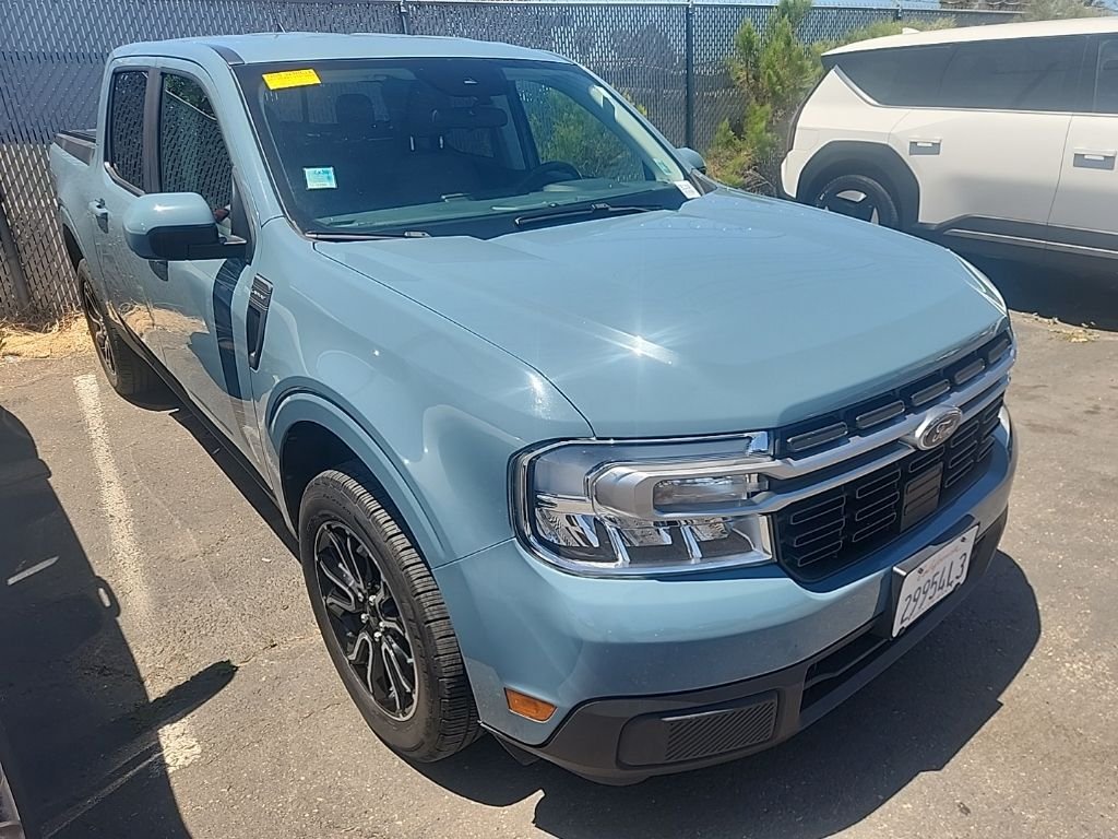 Used 2022  Ford Lariat image 1