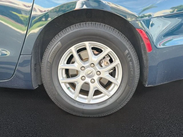 Used 2021 Blue Chrysler Touring L image 10