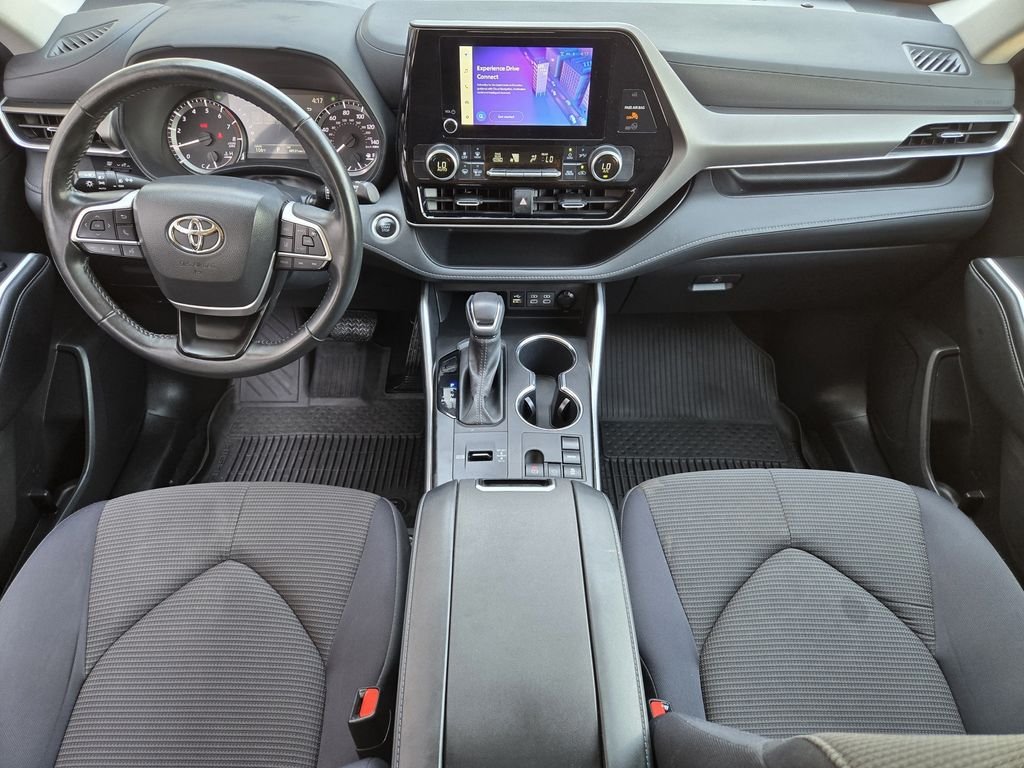 2024 Toyota Highlander LE - Photo 18
