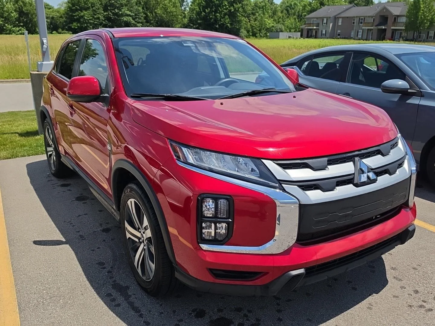 Used 2024 Octane Blue Metallic Mitsubishi SE image 2