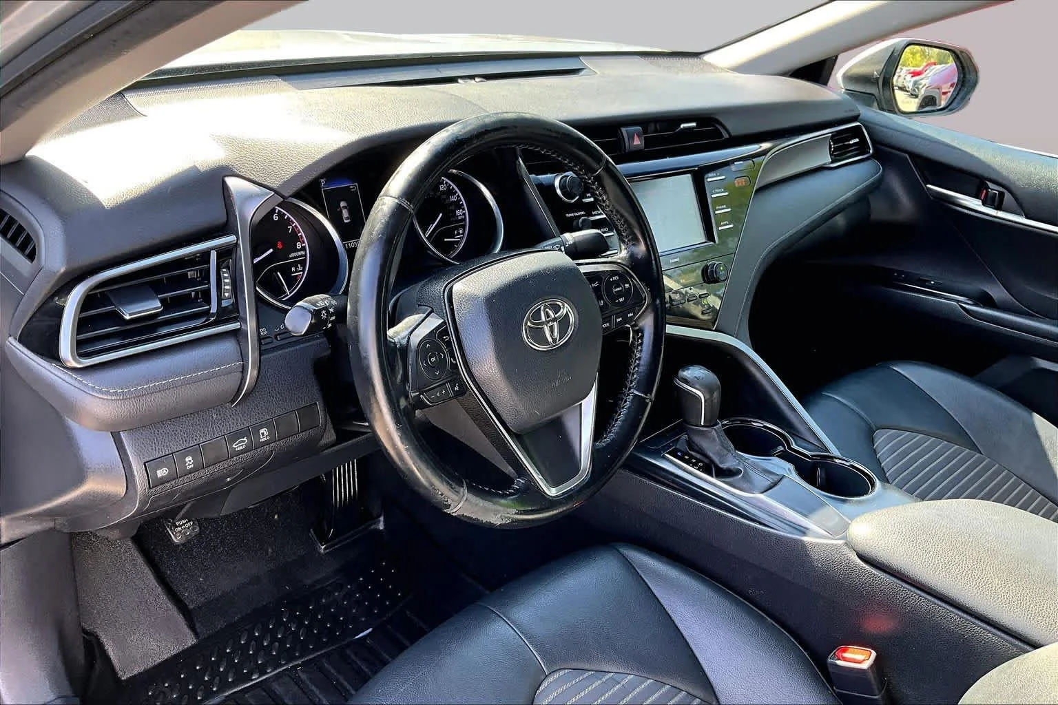 Used 2020 Celestial Silver Metallic Toyota SE image 16