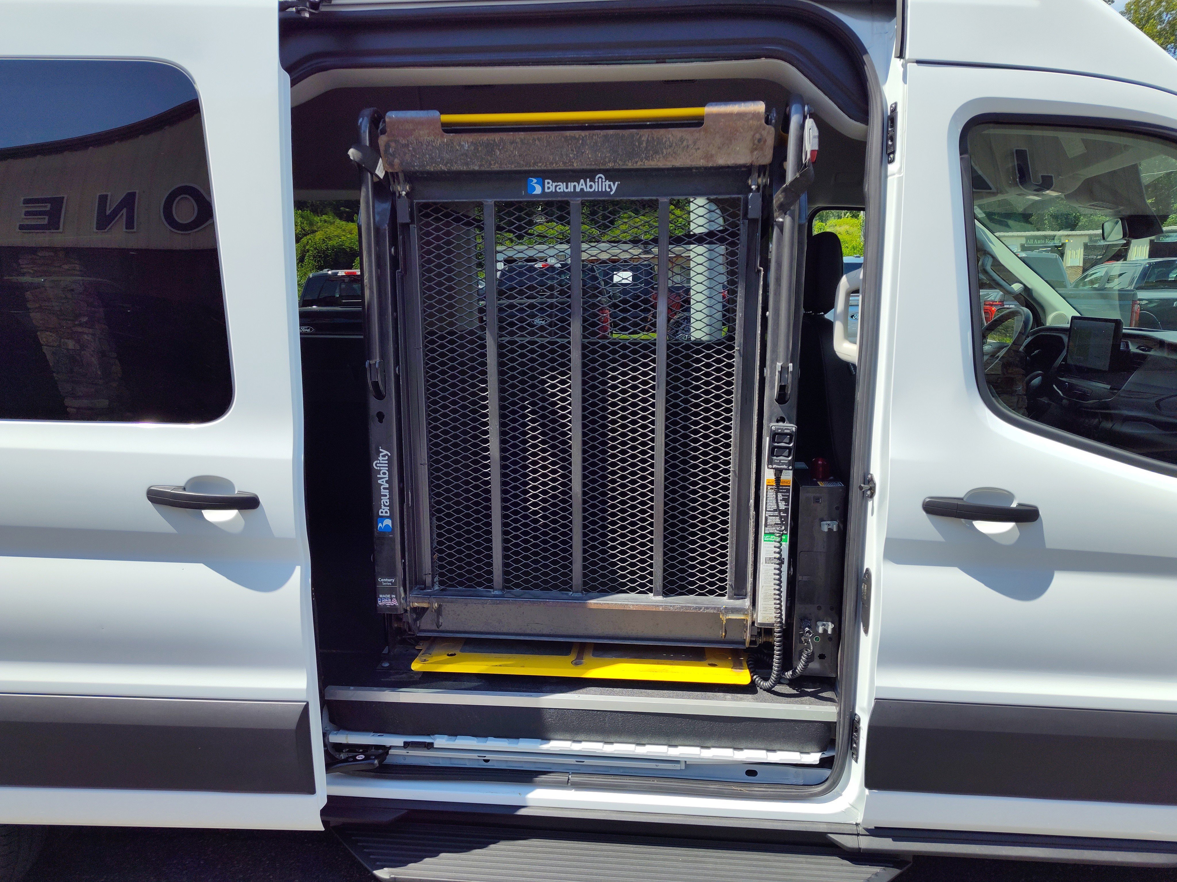 2024 Ford Transit Passenger Van XL - Photo 23
