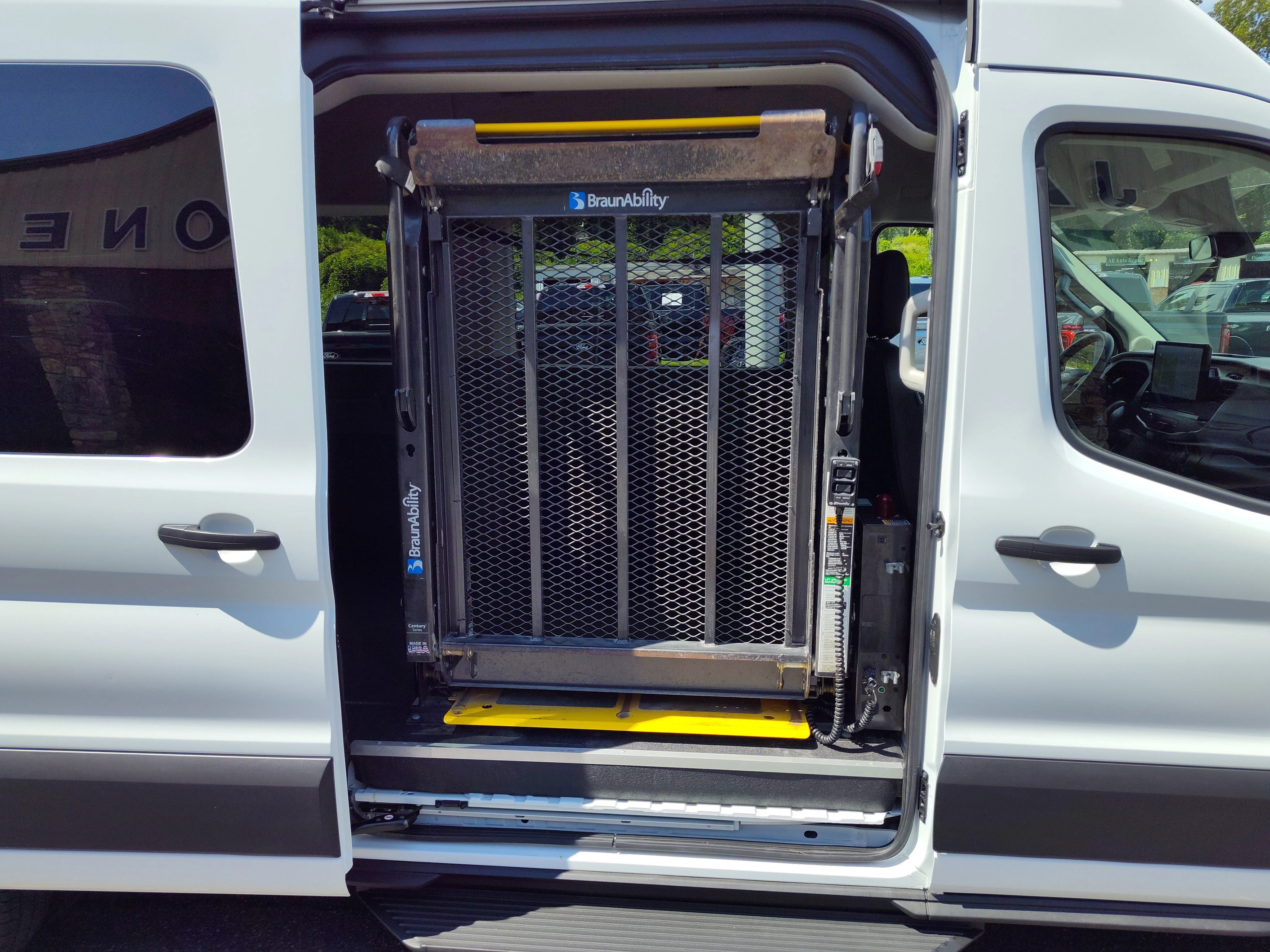 2024 Ford Transit Passenger Van XL - Photo 23