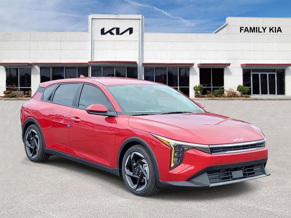 2026 Kia K4 EX AT Hatchback's photo