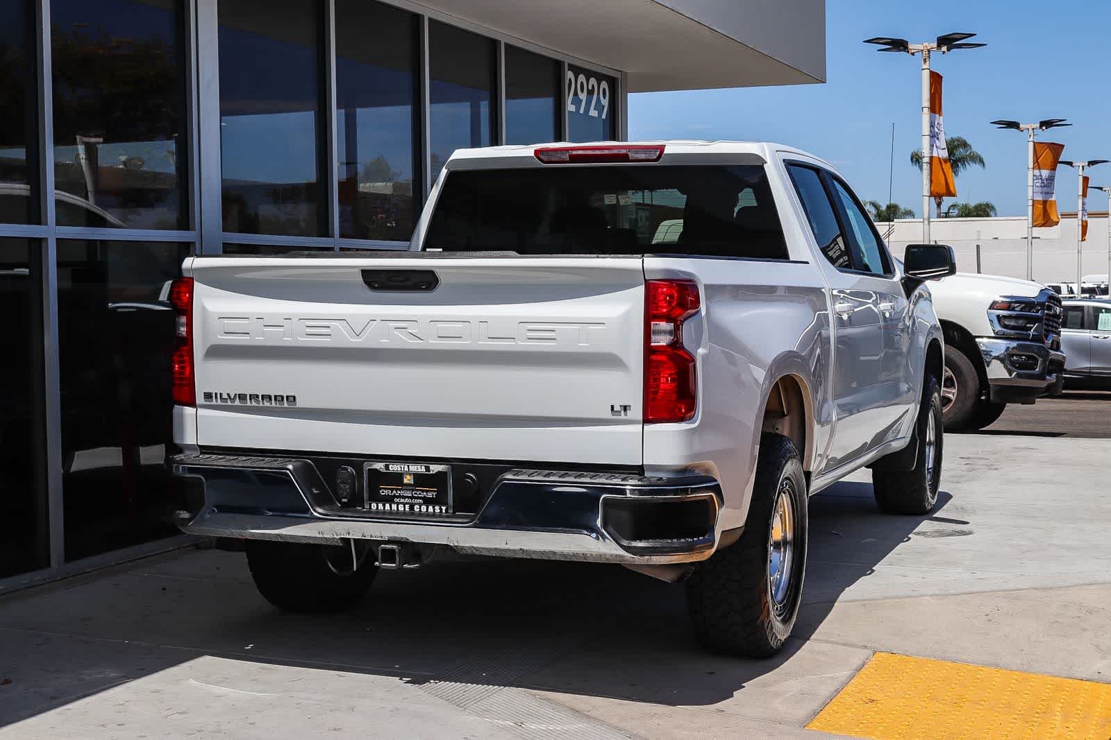Used 2025 Summit White Chevrolet LT image 4