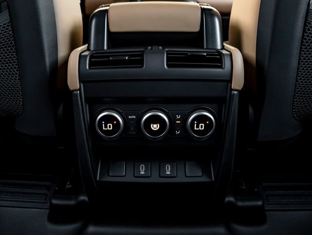 New 2026 Santorini Black Land Rover X-Dynamic SE image 27