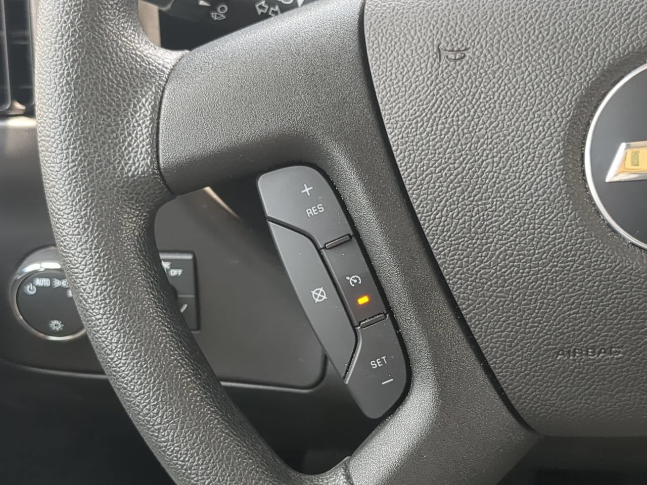 Used 2025 Summit White Chevrolet 1LT image 22