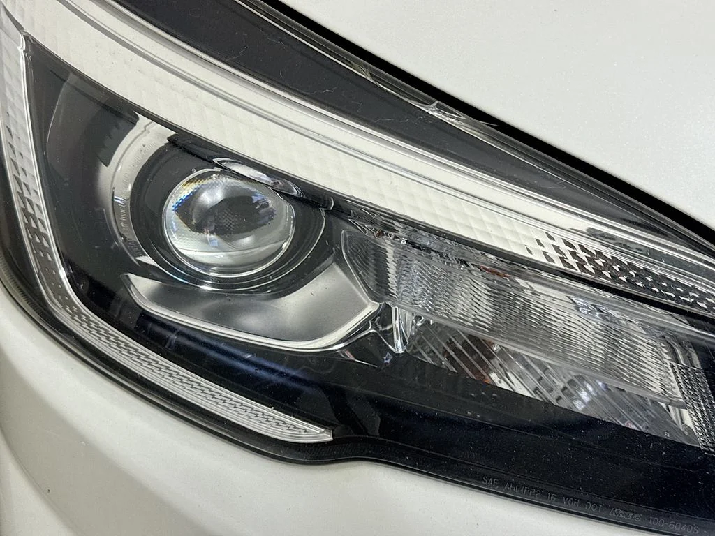 Used 2019 White Subaru Premium image 38