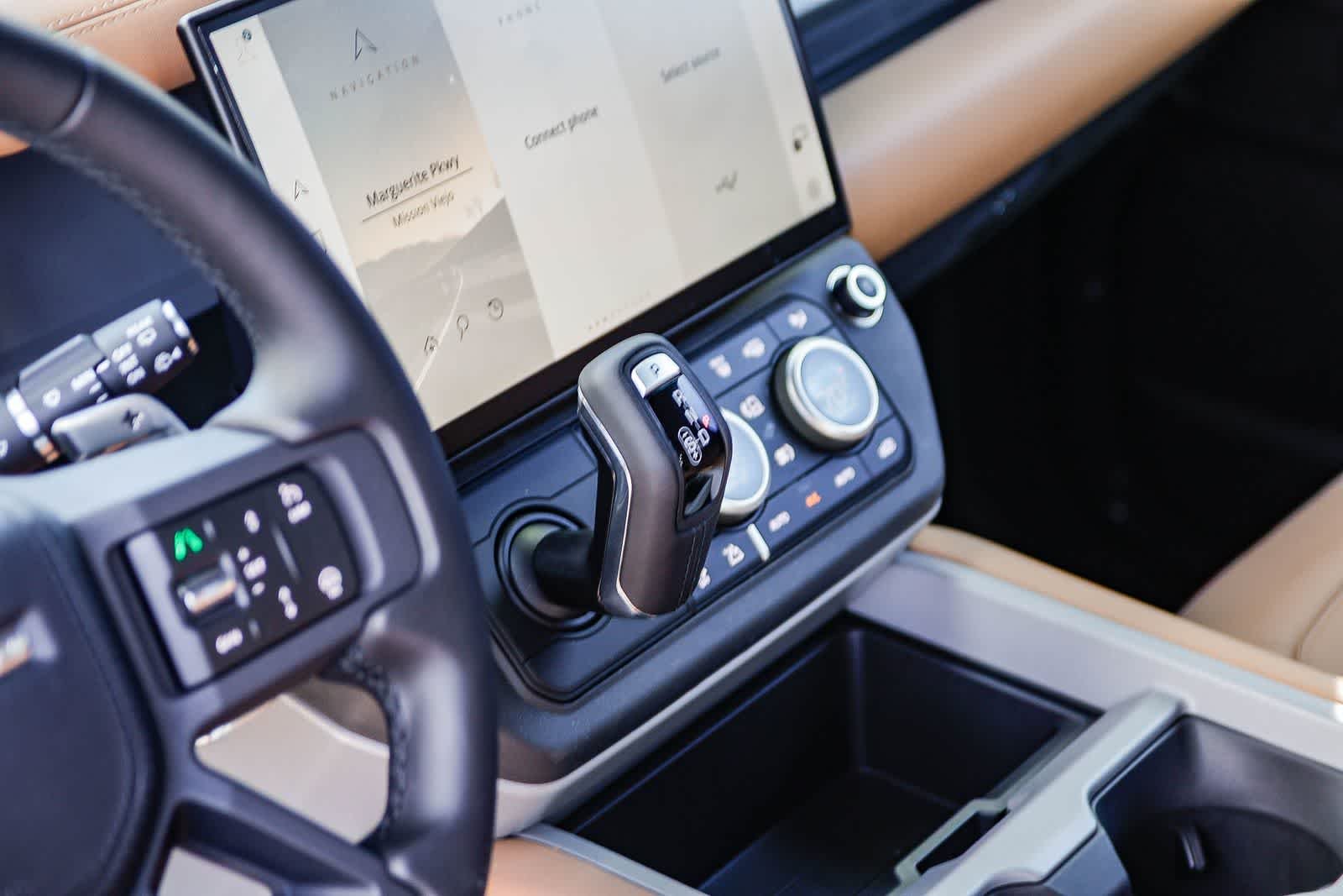 2026 Land Rover Defender V8 - Photo 15
