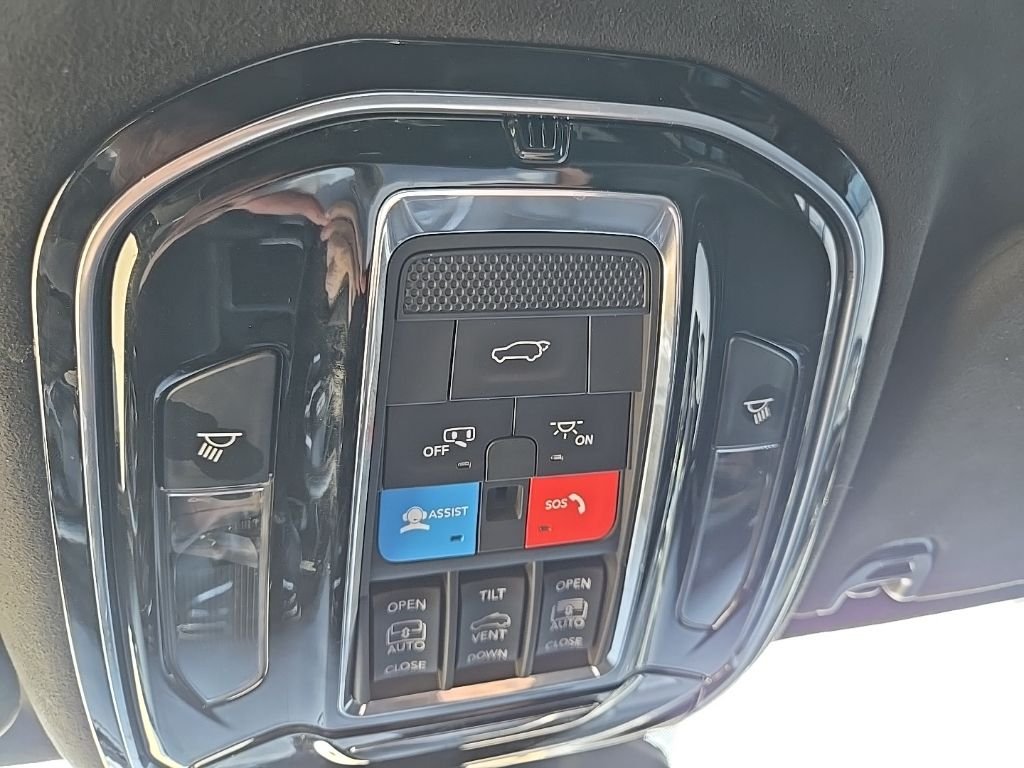 Used 2024 White/off-white Jeep Series II image 76