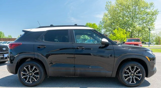 Used 2021 Black Chevrolet ACTIV image 5