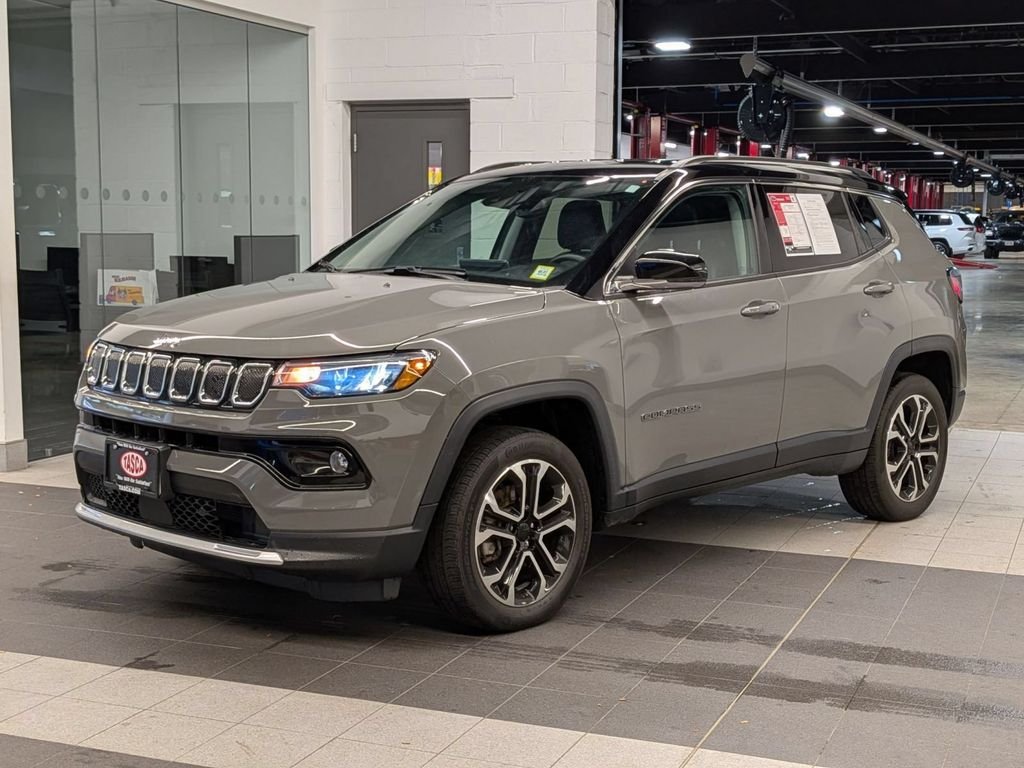 Used 2022 Gray Jeep Limited image 9