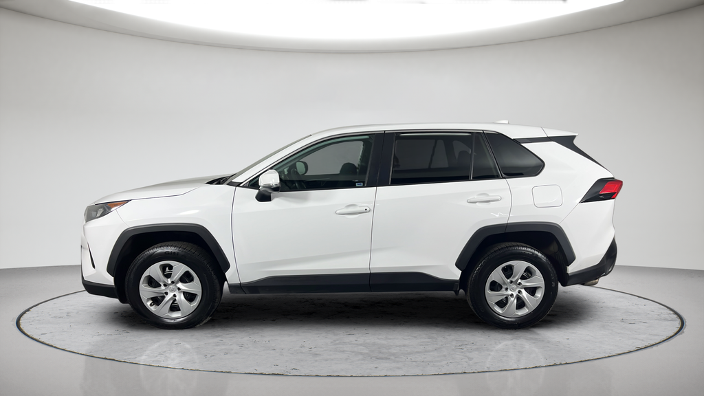 2022 Toyota RAV4 LE - Photo 8
