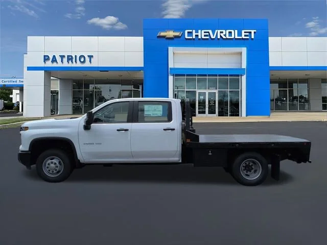 New 2026 Summit White Chevrolet Work Truck image 7