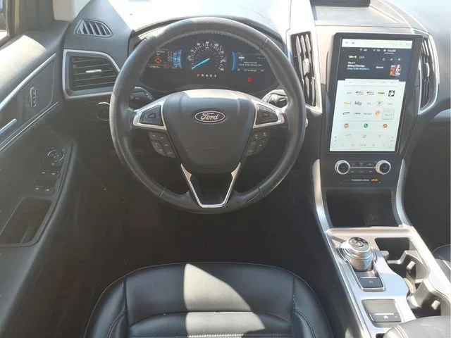 Used 2024  Ford SEL image 20