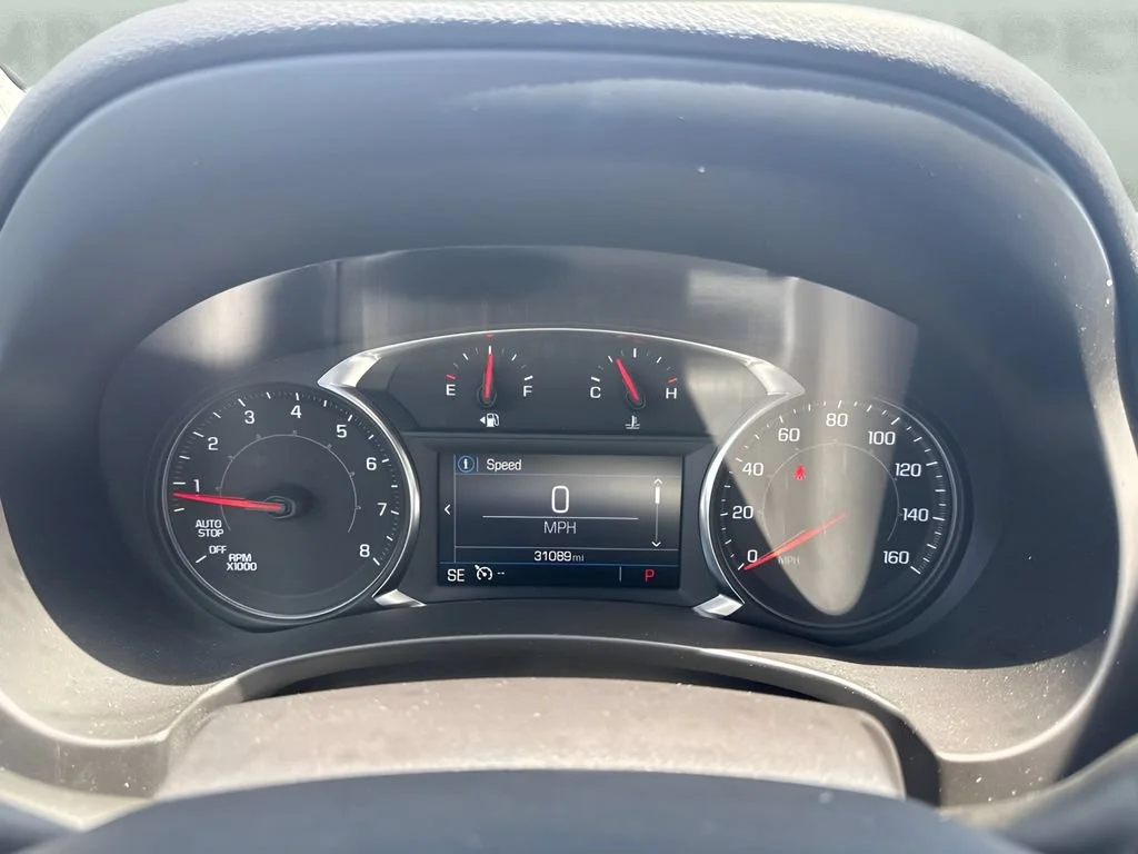 Used 2024 Sterling Metallic GMC SLE image 25