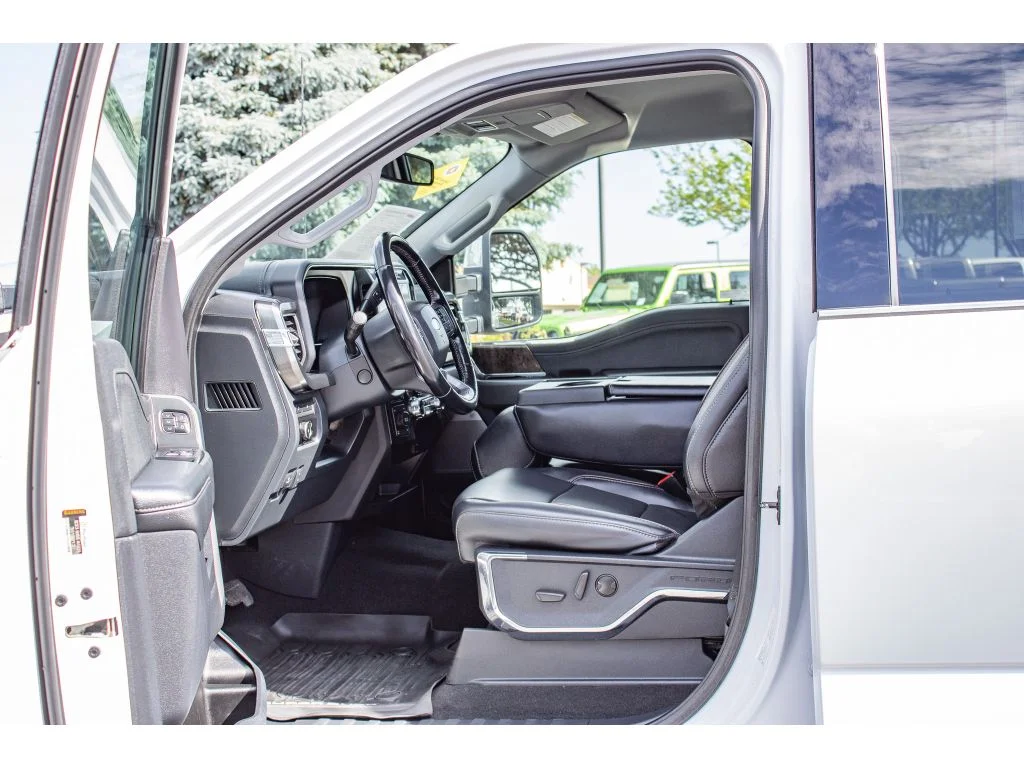 Used 2023 Oxford White Ford LARIAT image 29