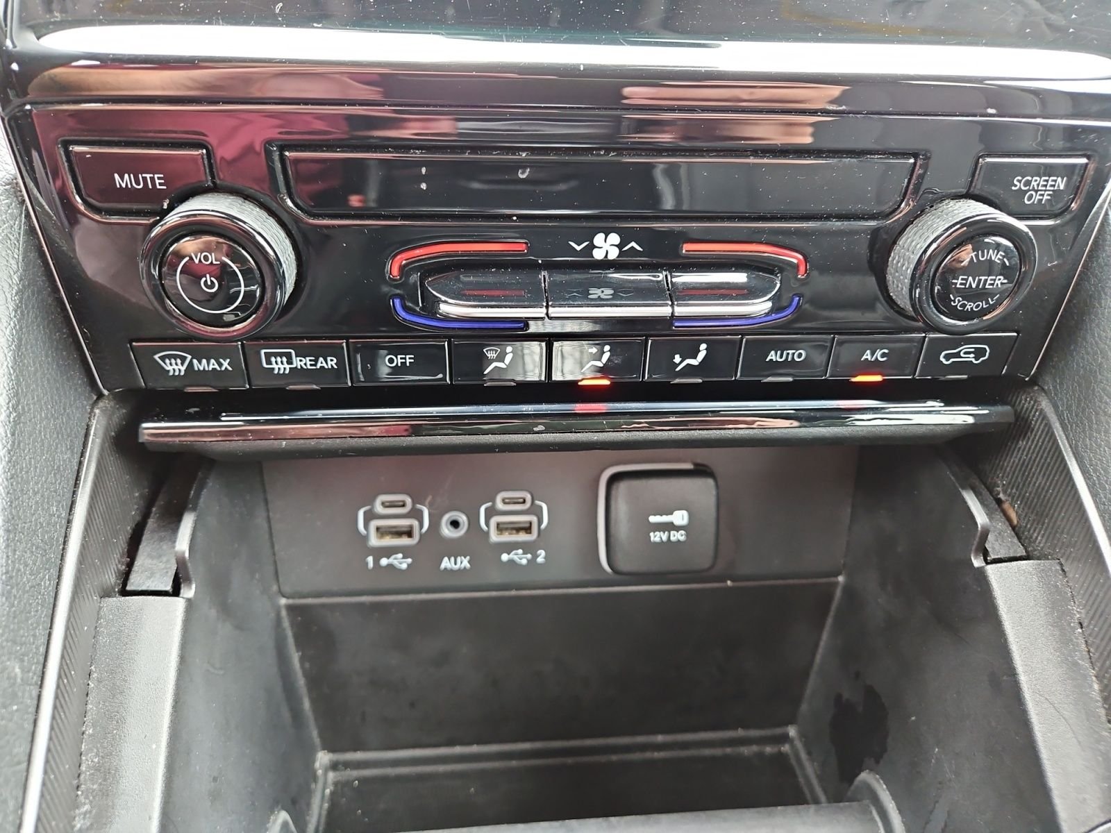 Used 2023 Gray Jeep Laredo image 28