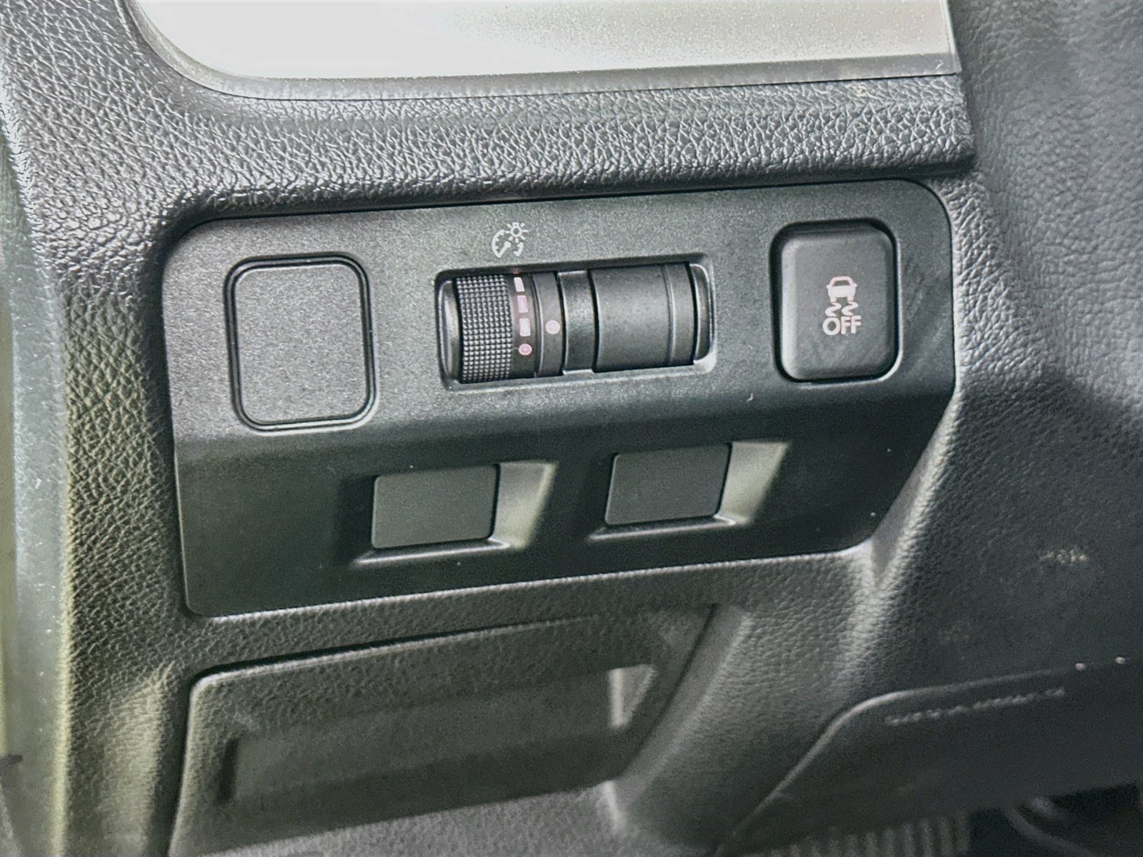 Used 2015 Plasma Green Pearl Subaru Touring image 11