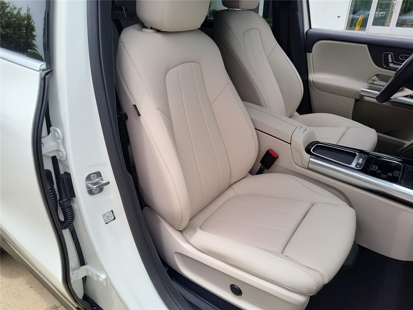 New 2026 Polar White Mercedes-Benz GLA 250 image 12