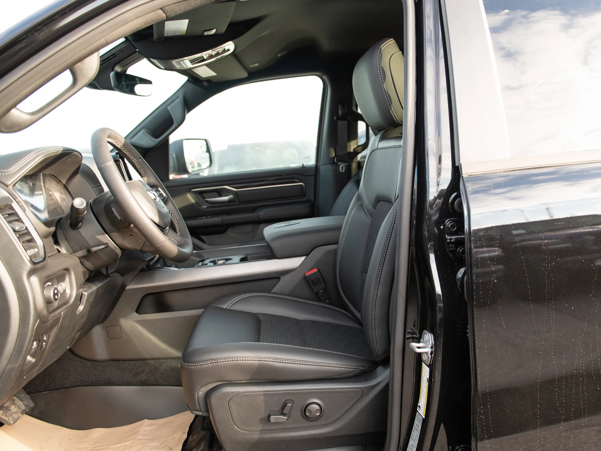 New 2026 Black RAM Sport* image 20