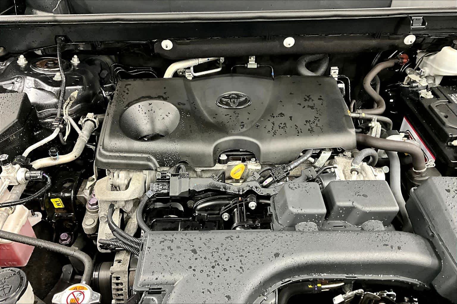 2023 Toyota RAV4 XLE - Photo 31