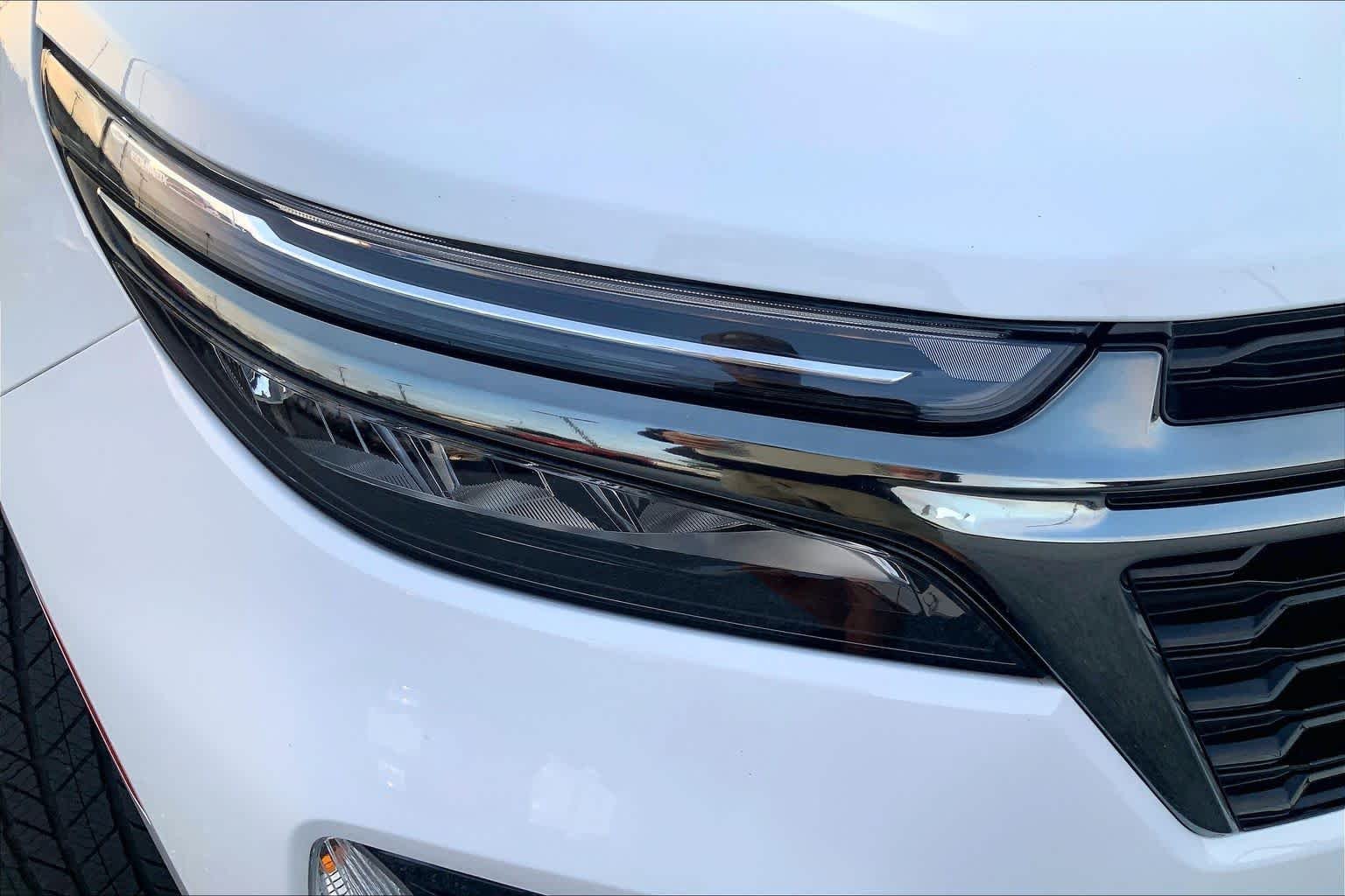 Used 2022 Summit White Chevrolet RS image 25