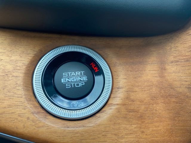 Used 2023 White Jeep Summit Reserve image 27