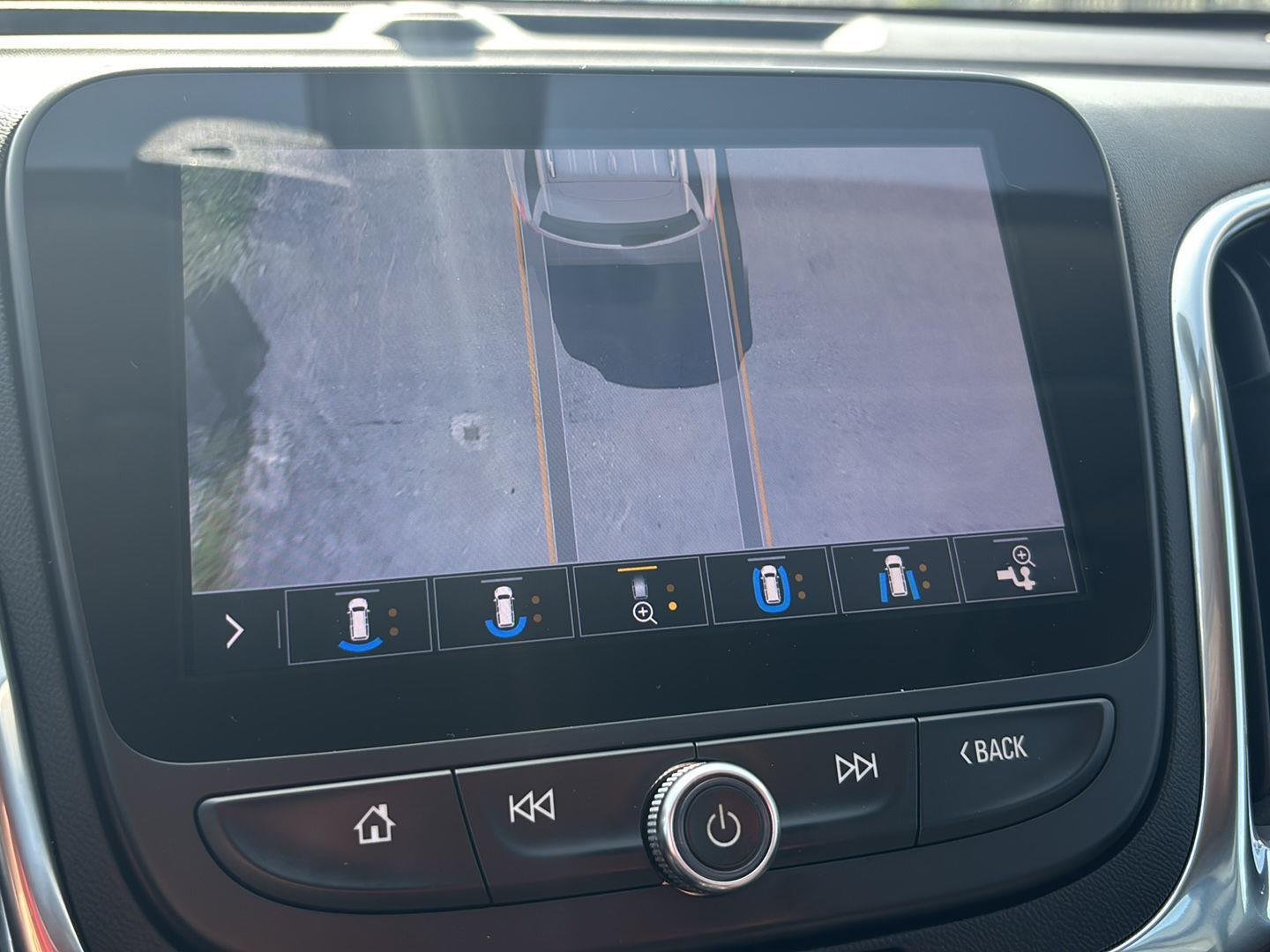 Used 2019 IRIDESCENT PEARL TRICOAT Chevrolet Premier image 33