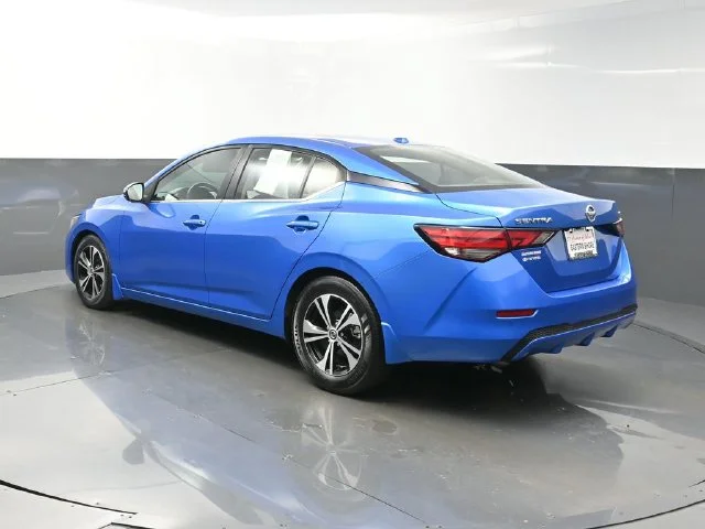 Used 2020 Blue Nissan SV image 5