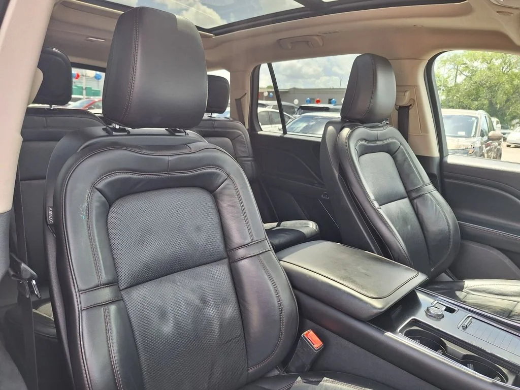 Used 2022 Black Lincoln Reserve image 29