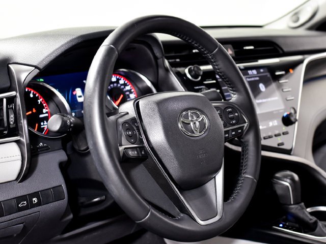 Used 2018 Red Toyota XSE V6 image 20