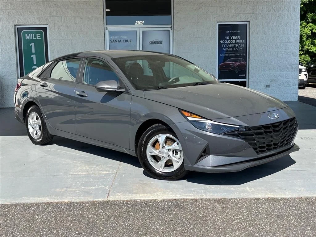 2023 Hyundai Elantra SE