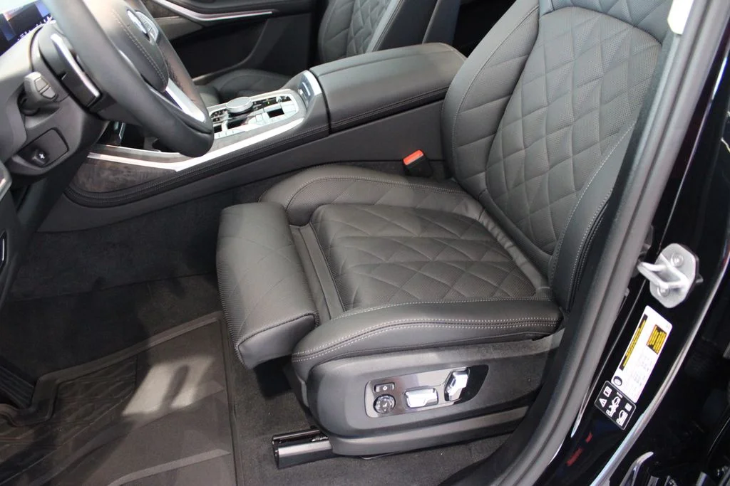 New 2027 Black Sapphire Metallic BMW xDrive40i image 9