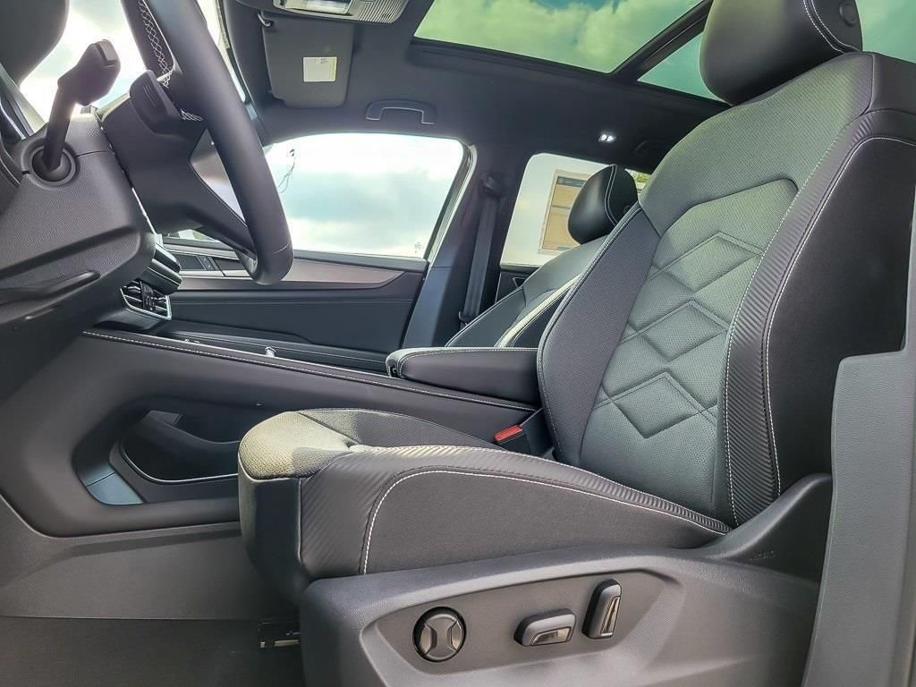 2026 Volkswagen Atlas Cross Sport SE w/Tech - Photo 9