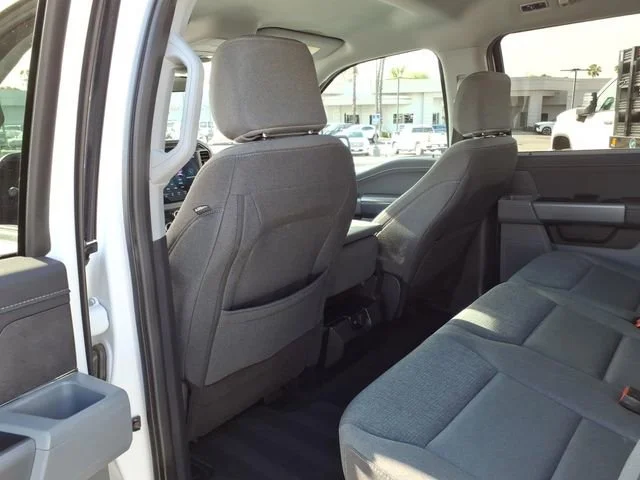 Used 2025 Oxford White Ford XLT image 12