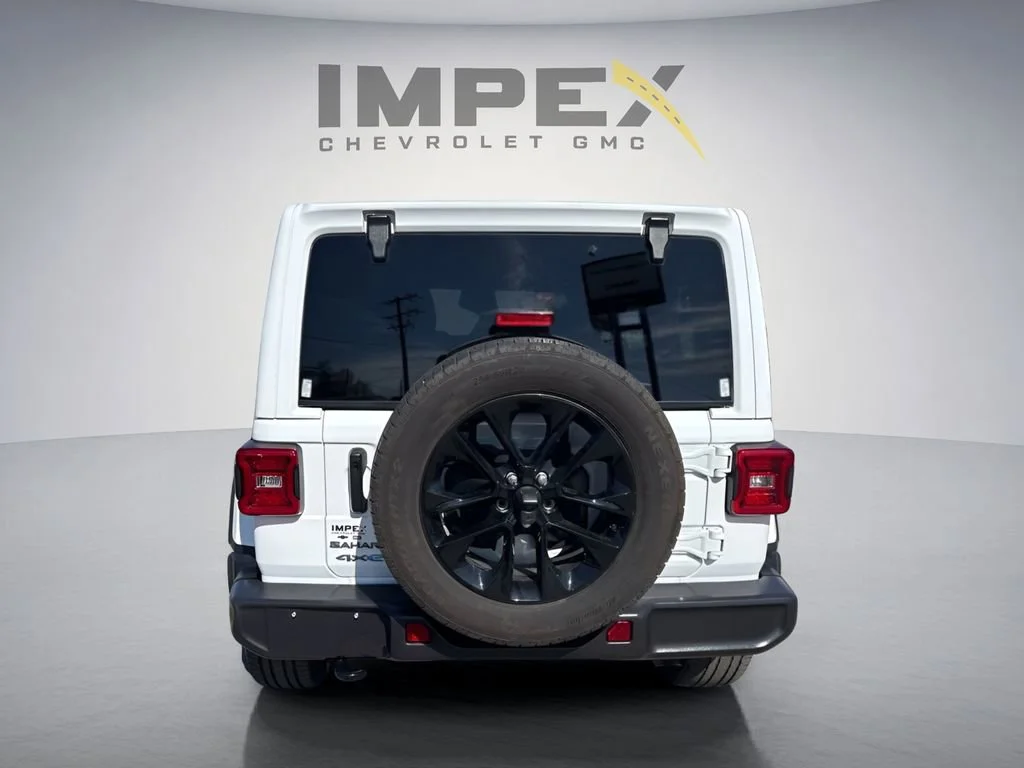 Used 2025 White Jeep Sahara image 5
