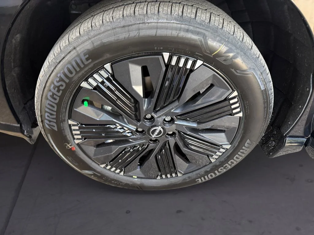 New 2026 Black Nissan Platinum image 9