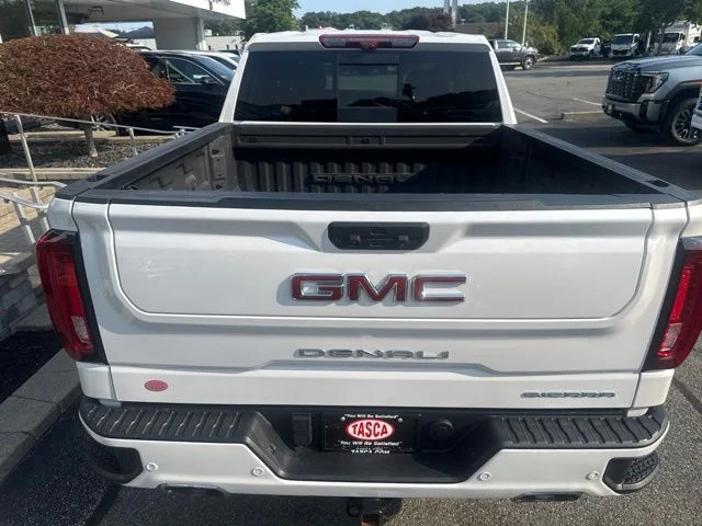 Used 2024 White GMC Denali image 10