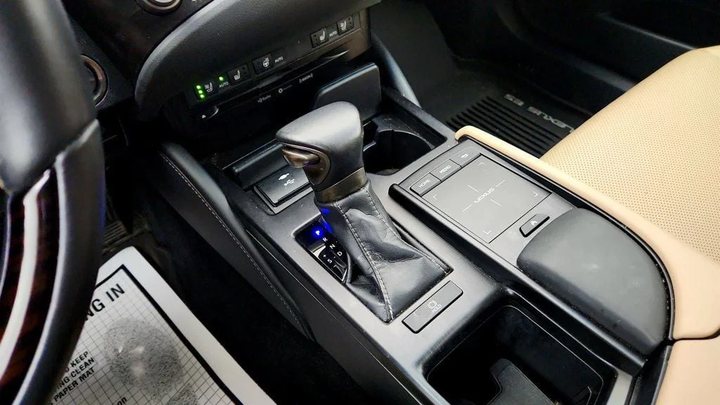 Used 2021 Eminent White Pearl Lexus ES 250 AWD w/ Premium Pkg & Blind Spot Monitor image 16