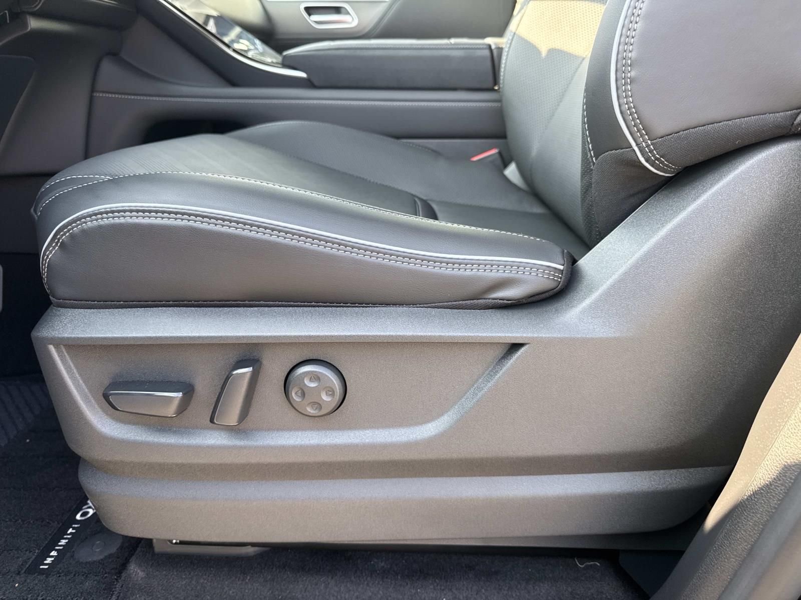 New 2026 BLACK OBSIDIAN INFINITI Luxe 4WD image 13