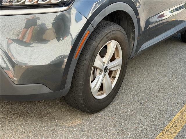 Used 2022 Gravity Gray Kia LX image 3