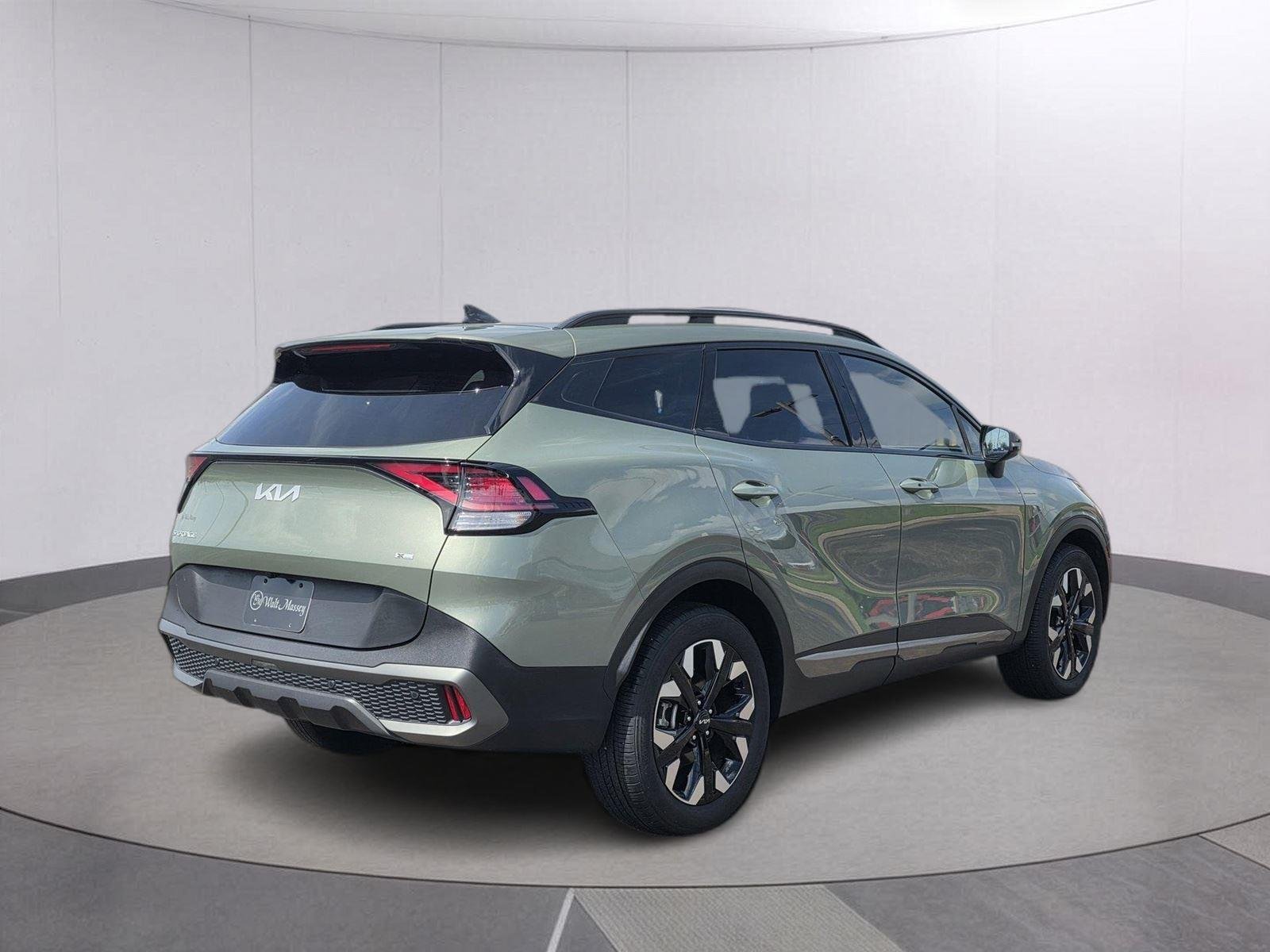 Used 2024 Jungle Green Kia X-Line image 5