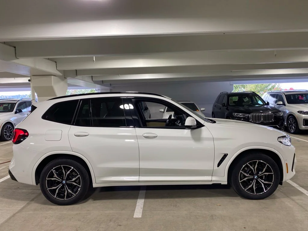 Used 2023 Alpine White BMW xDrive30i image 8